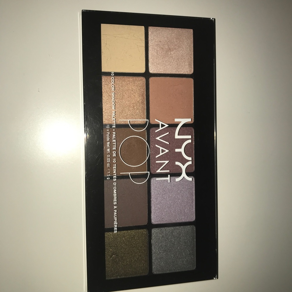 NYX avant pop eyeshadow palette